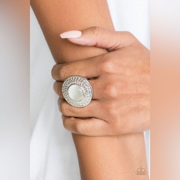 Garden Garland White Ring (76) - Picture 1 of 3